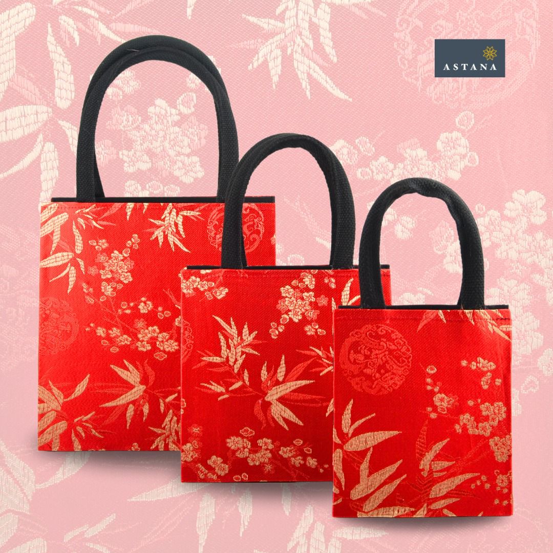 Red CNY Songket Bag XXS
15 x 13 x 7.5 cm
