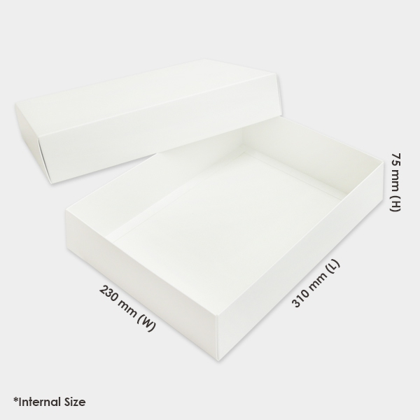 MEDIUM A4 WHITE PREMIER GIFT BOX 310*230*75mm