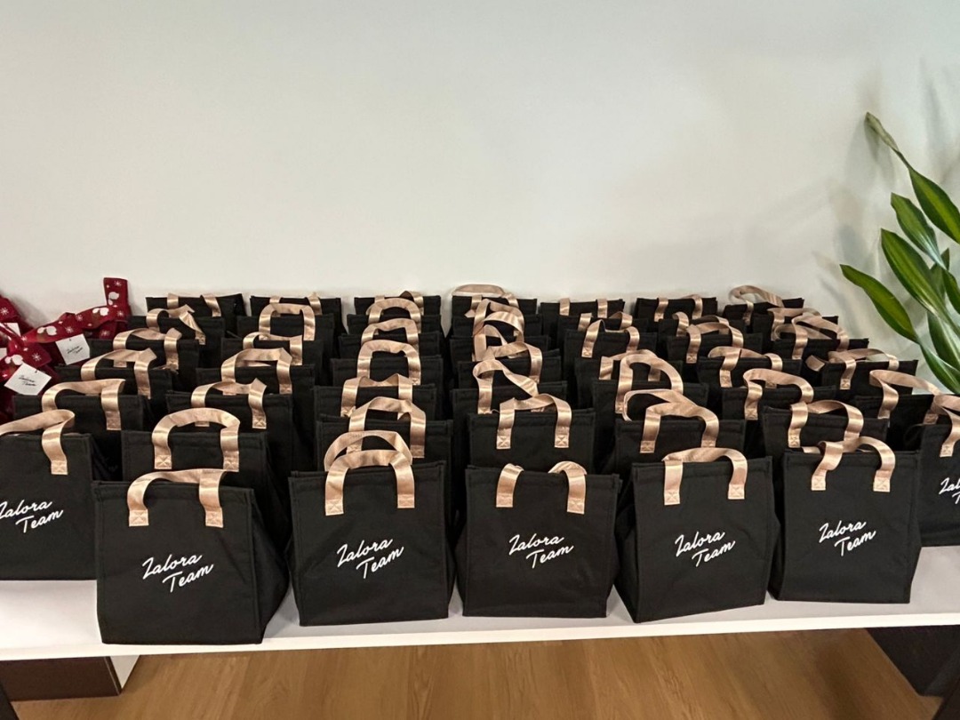 Insulated Thermal Polyester Lunch Bag - Black GTBG77 - Image 7