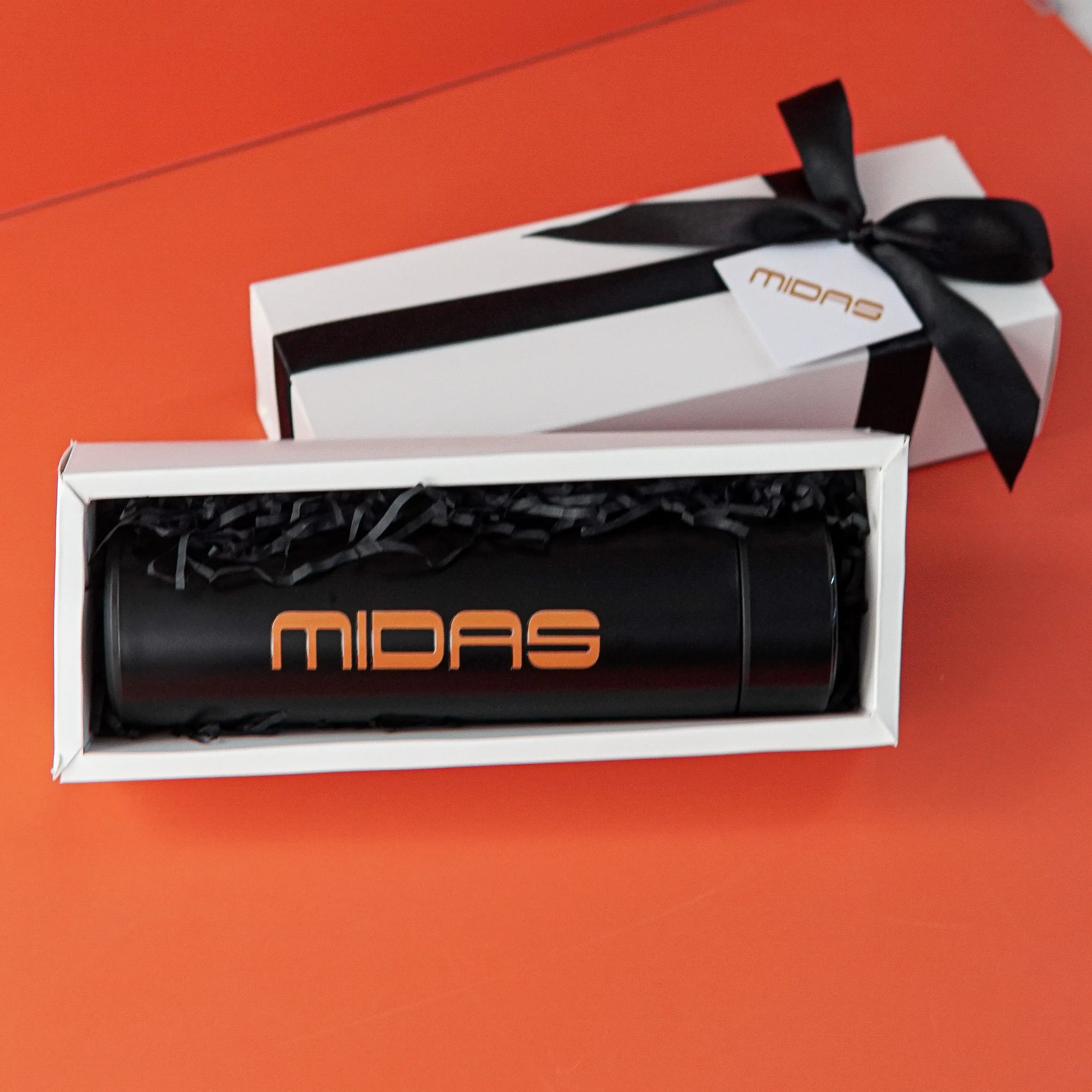 LUMINA Gift Set – LED Thermal Flask in Sliding Box - Image 5