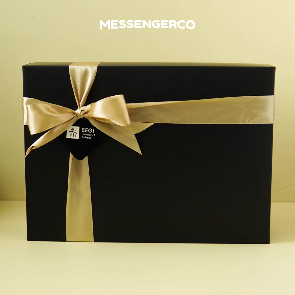 Knight Gift Set – Montigo Tumbler, Gadget Pouch & Umbrella - Image 2