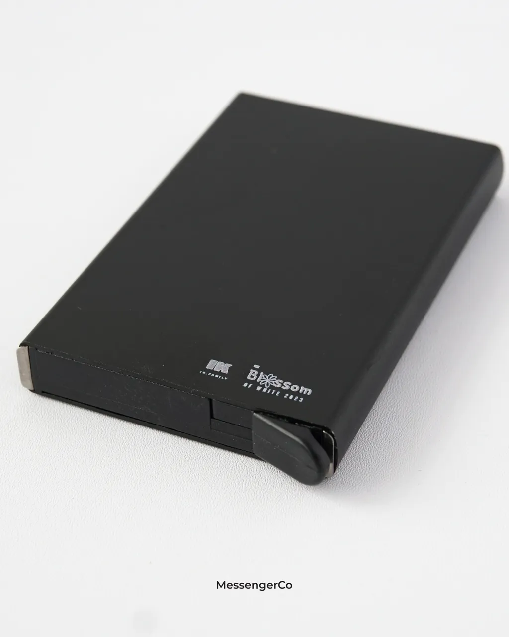 Pique Gift Set – Personalised Earbuds, Card Holder & Tumbler - Image 4