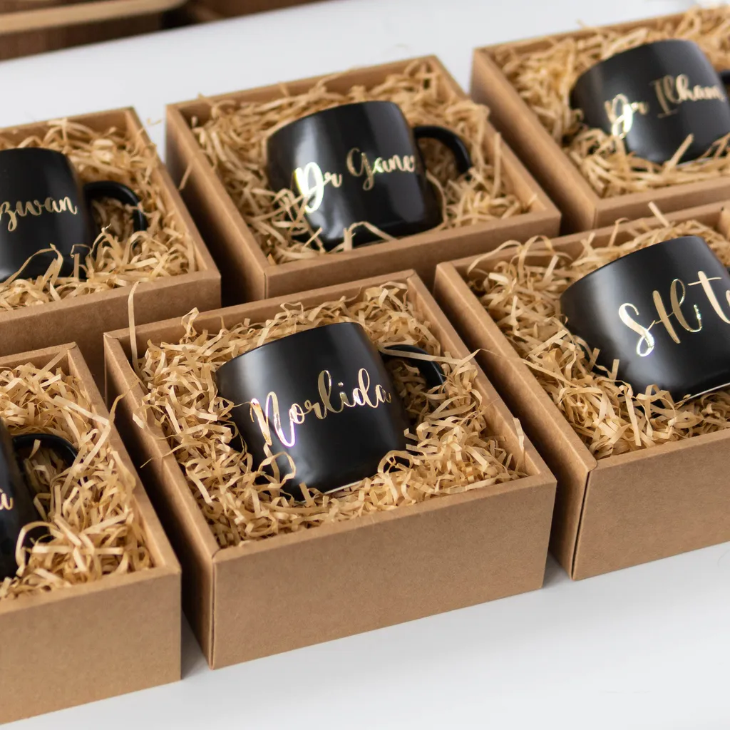 Aura Gift Set – Personalised Name Ceramic Mug in Gift Box - Image 2