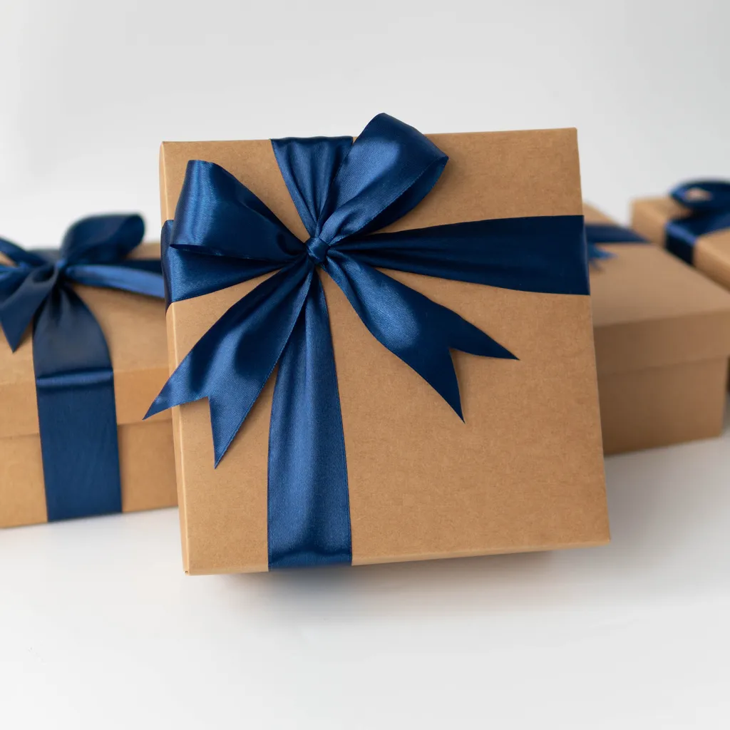 Aura Gift Set – Personalised Name Ceramic Mug in Gift Box - Image 3