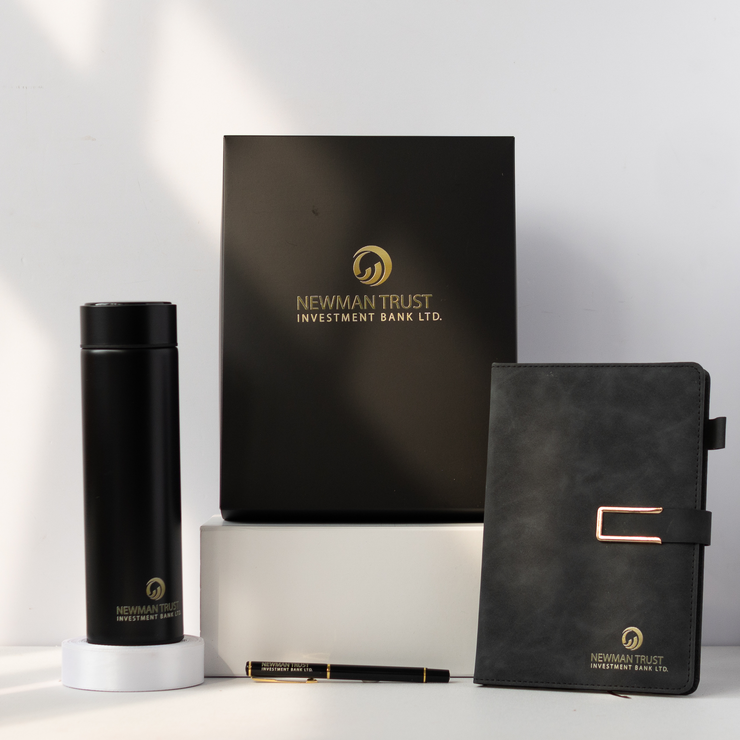 Executive Black Gift Set – LED Thermal Flask & Suede Notebook in Gift Box - Image 4