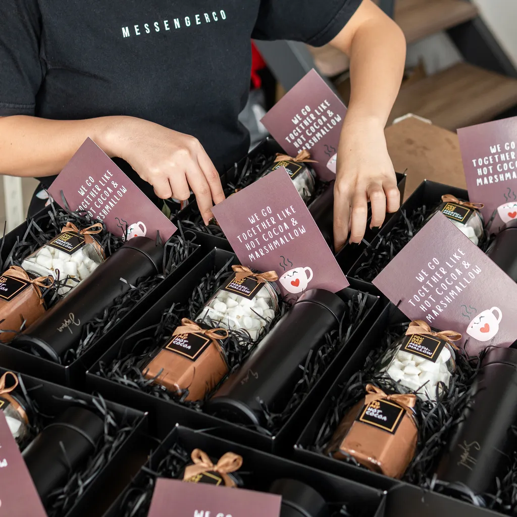 Custom Hot Cocoa Gift Set – Personalised Flask & Hot Chocolate Kit - Image 2