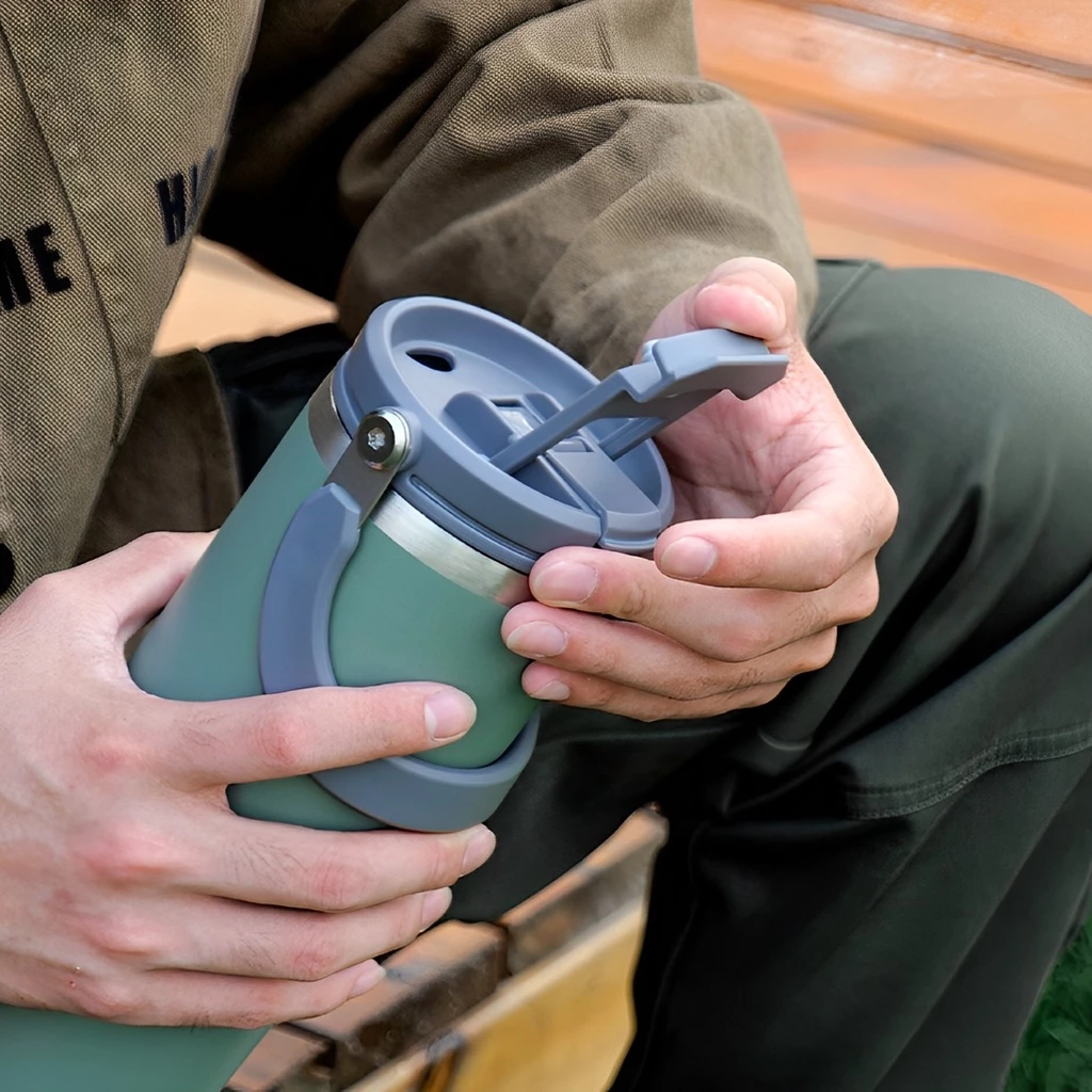 TYESO Vacuum Insulated Tumbler With Handle (1200ml) Blue - Image 7