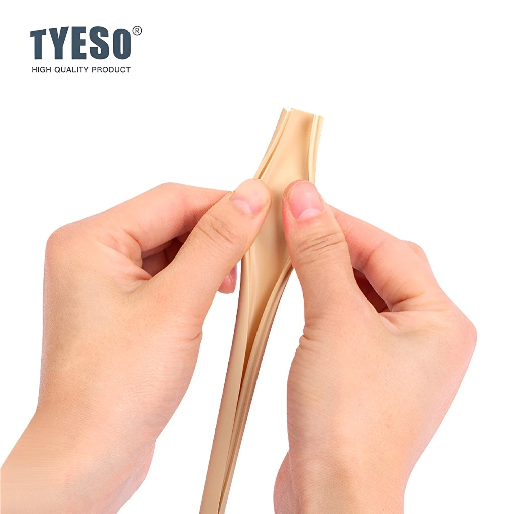 TYESO Vacuum Insulated Tumbler With Straw Handle (710ml) White - Image 5