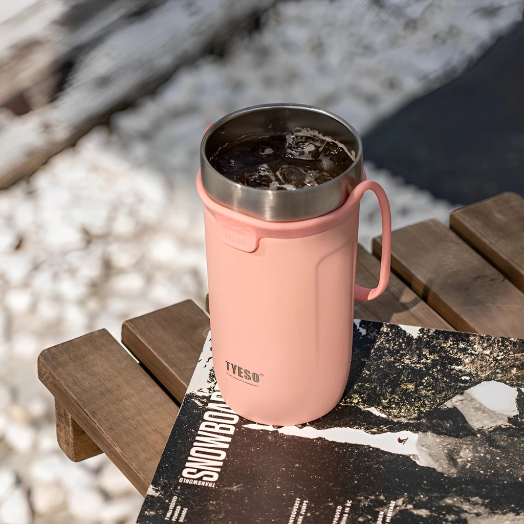 TYESO Vacuum Insulated Tumbler With Straw Handle (710ml) White - Image 7
