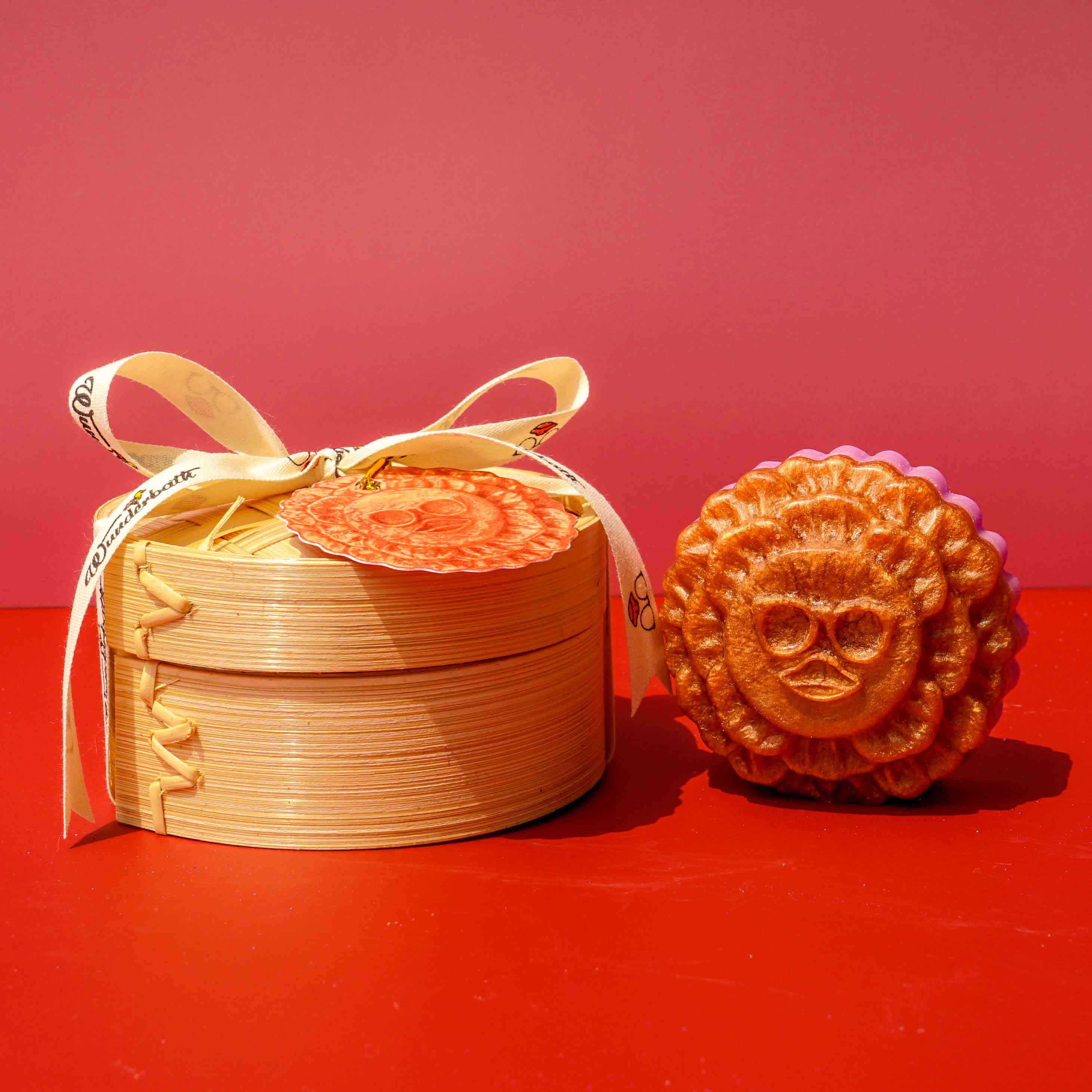 WUNDERBATH Mooncake Soap with Steamer