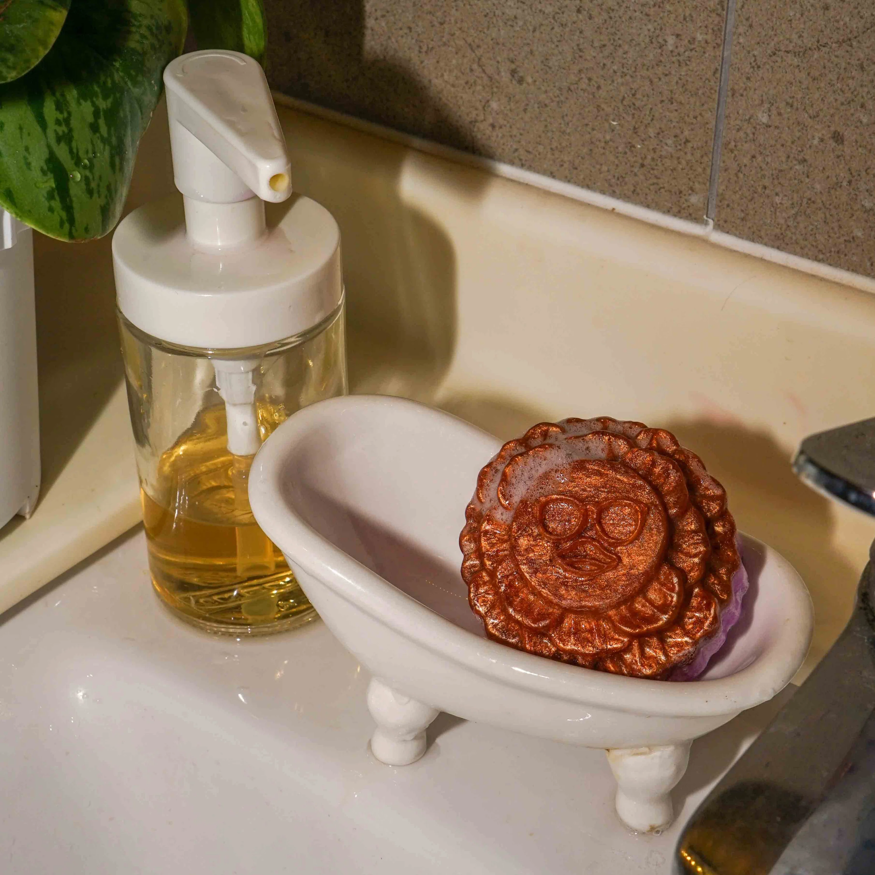 WUNDERBATH Mooncake Soap with Steamer