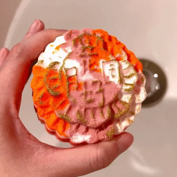 WUNDERBATH Mooncake Bath Bomb
